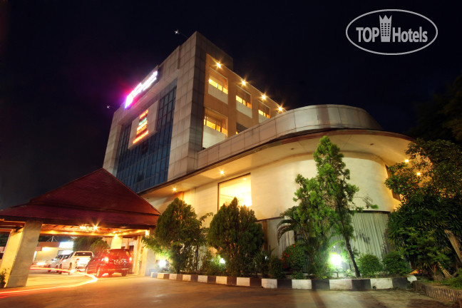 Фото Banjarmasin International Hotel
