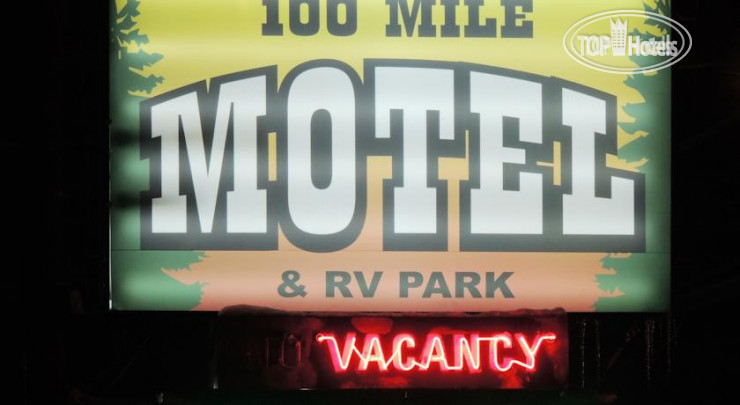 Фото 100 Mile Motel & RV Park